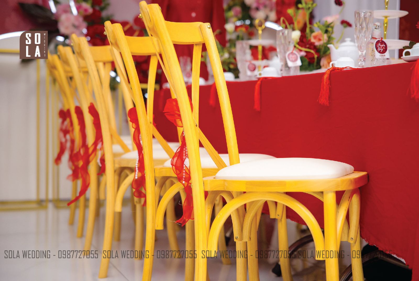 Trang trí gia tiên quận Tân Phú