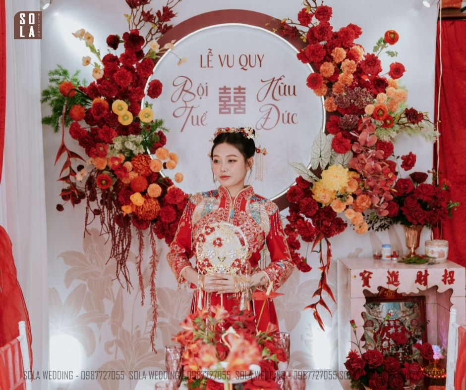 Backdrop trang trí gia tiên tone đỏ người Hoa