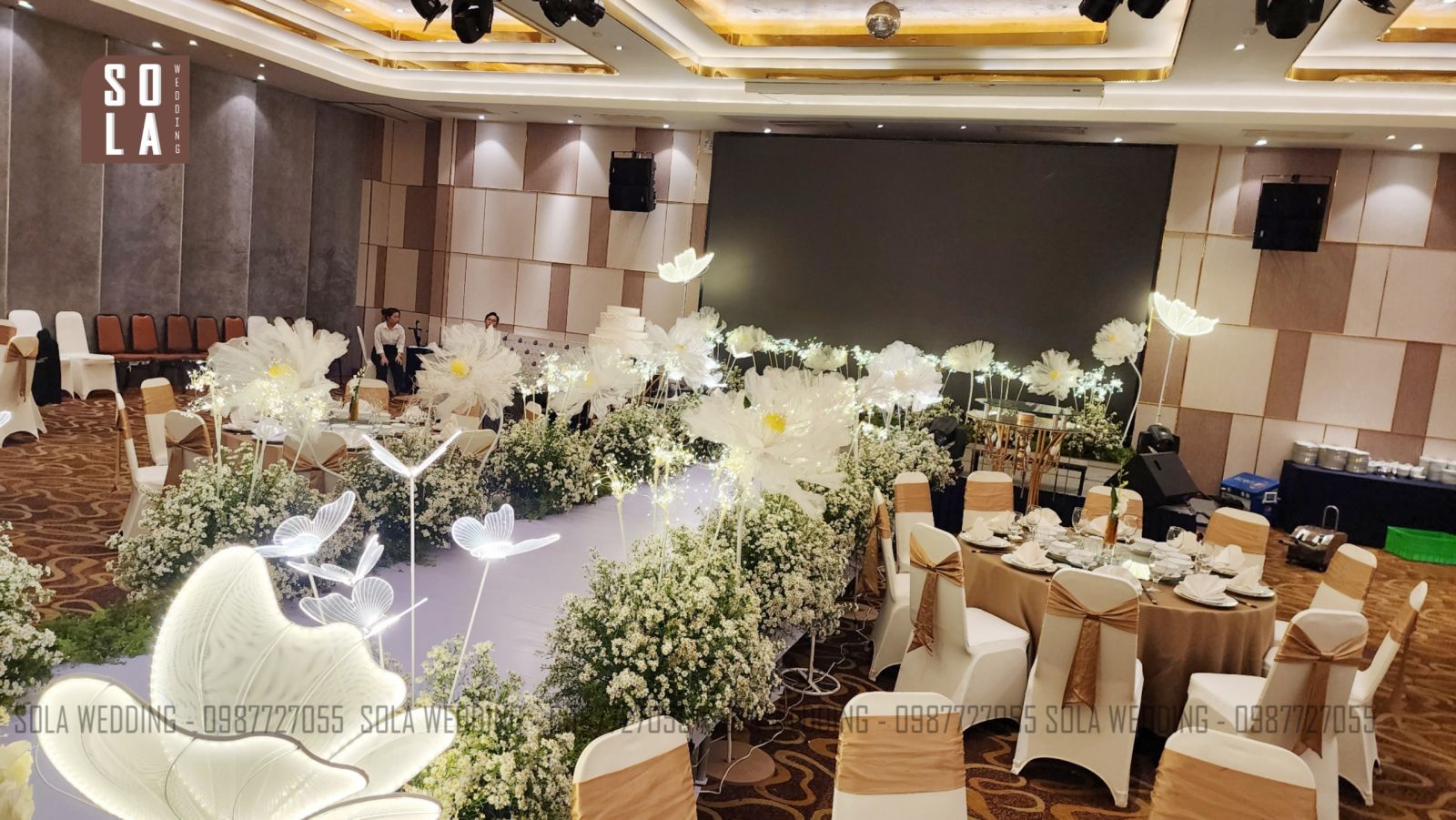 Trang trí tiệc cưới phường Xóm Chiếu